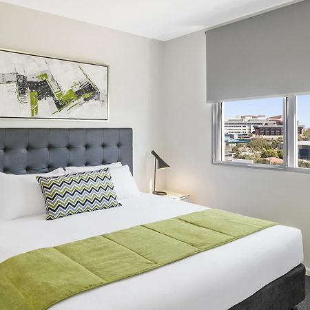Oaks Brisbane Woolloongabba Suites Szoba fotó